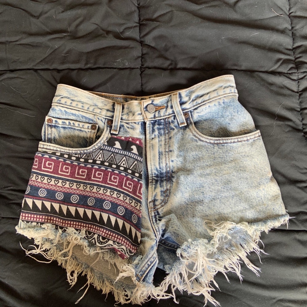 Levi patterned shorts